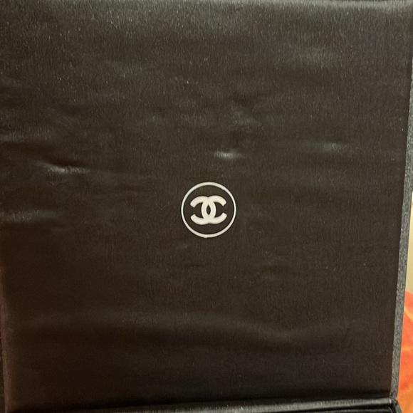 Chanel storage box - Picture 4 of 11